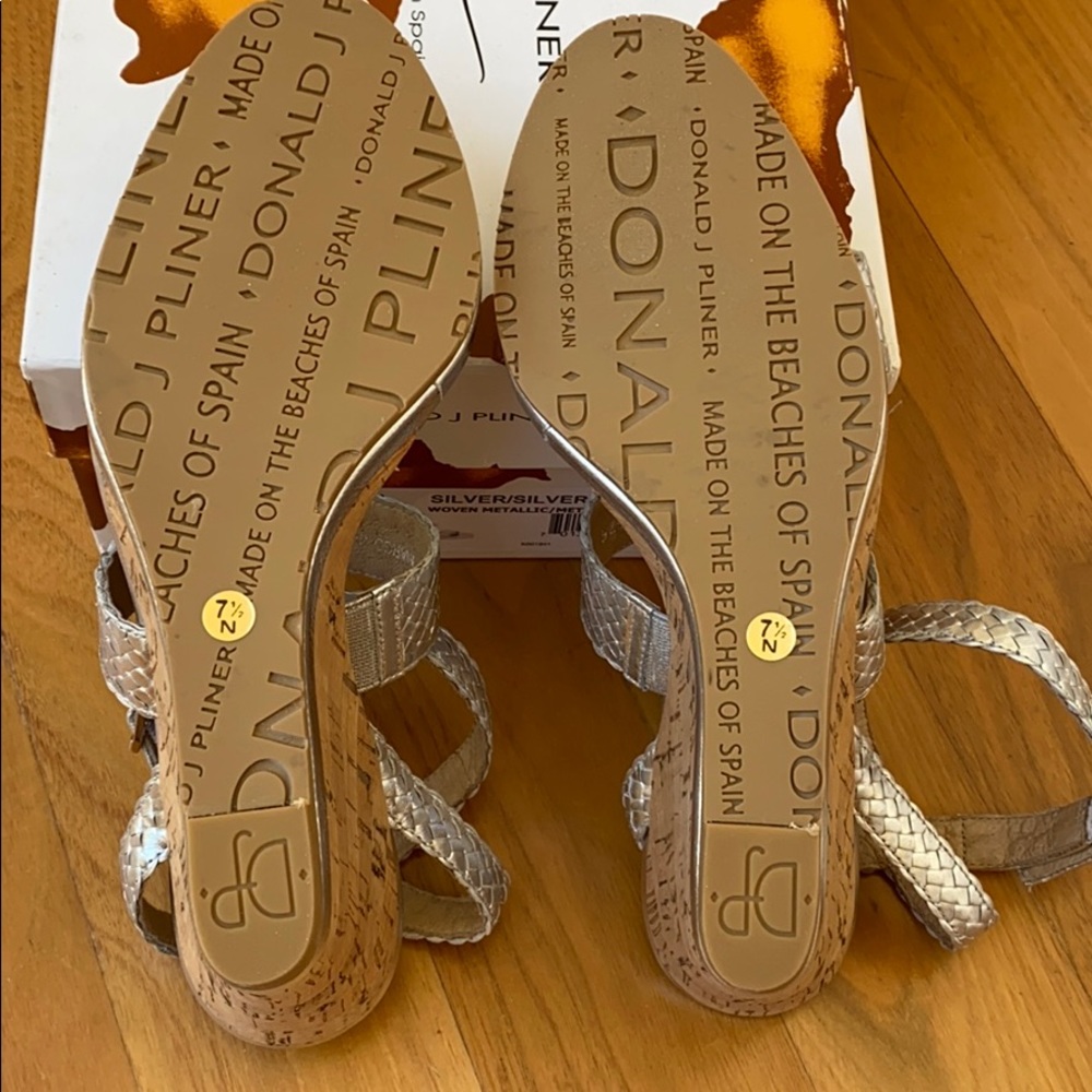 Donald Pliner sandals - Picture 9 of 16